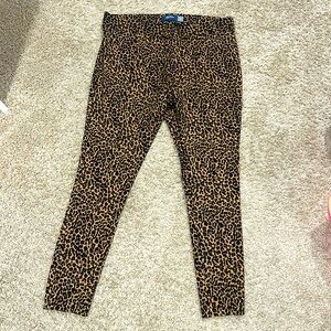 NWOT Old Navy Leopard Stevie Leggings Pants.